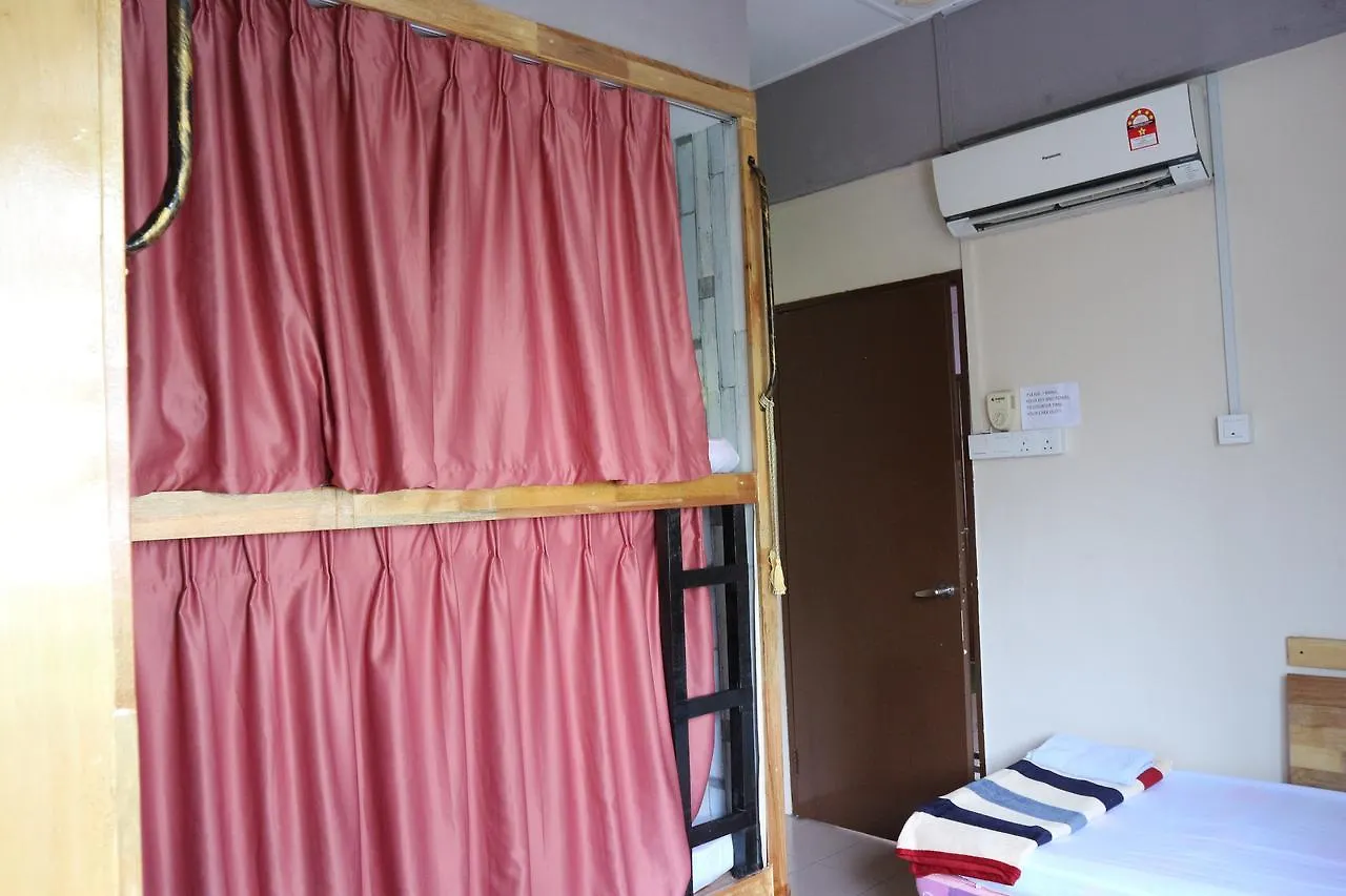 Escape Backpackers Kk Hostel Kota Kinabalu