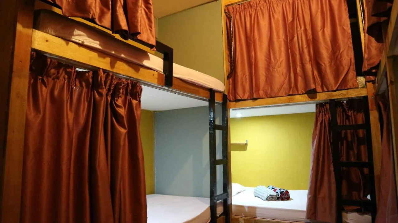 Escape Backpackers Kk Hostel Kota Kinabalu