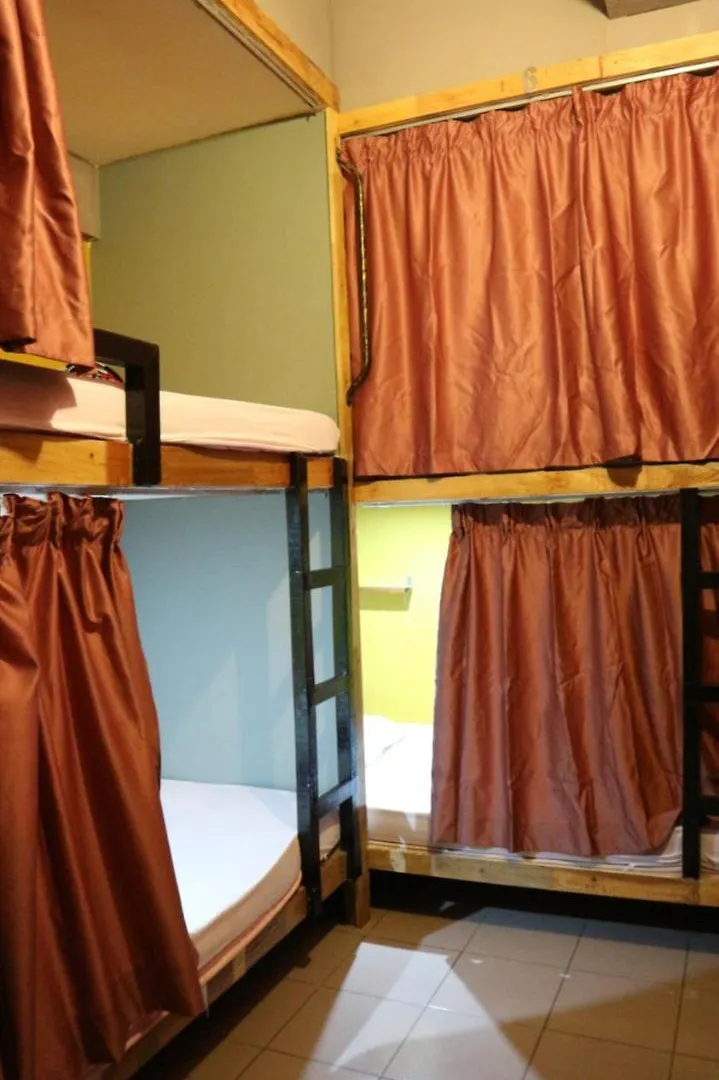 Escape Backpackers Kk Hostel Kota Kinabalu