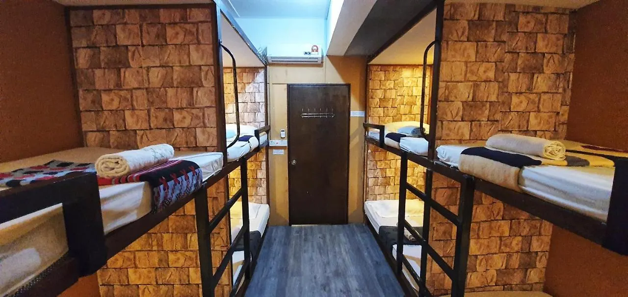 Escape Backpackers Kk Vandrehjem Kota Kinabalu