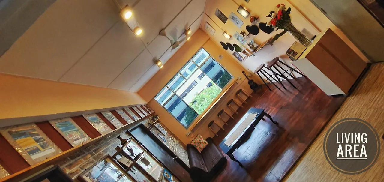 Escape Backpackers Kk Pansiyon Kota Kinabalu 0*,